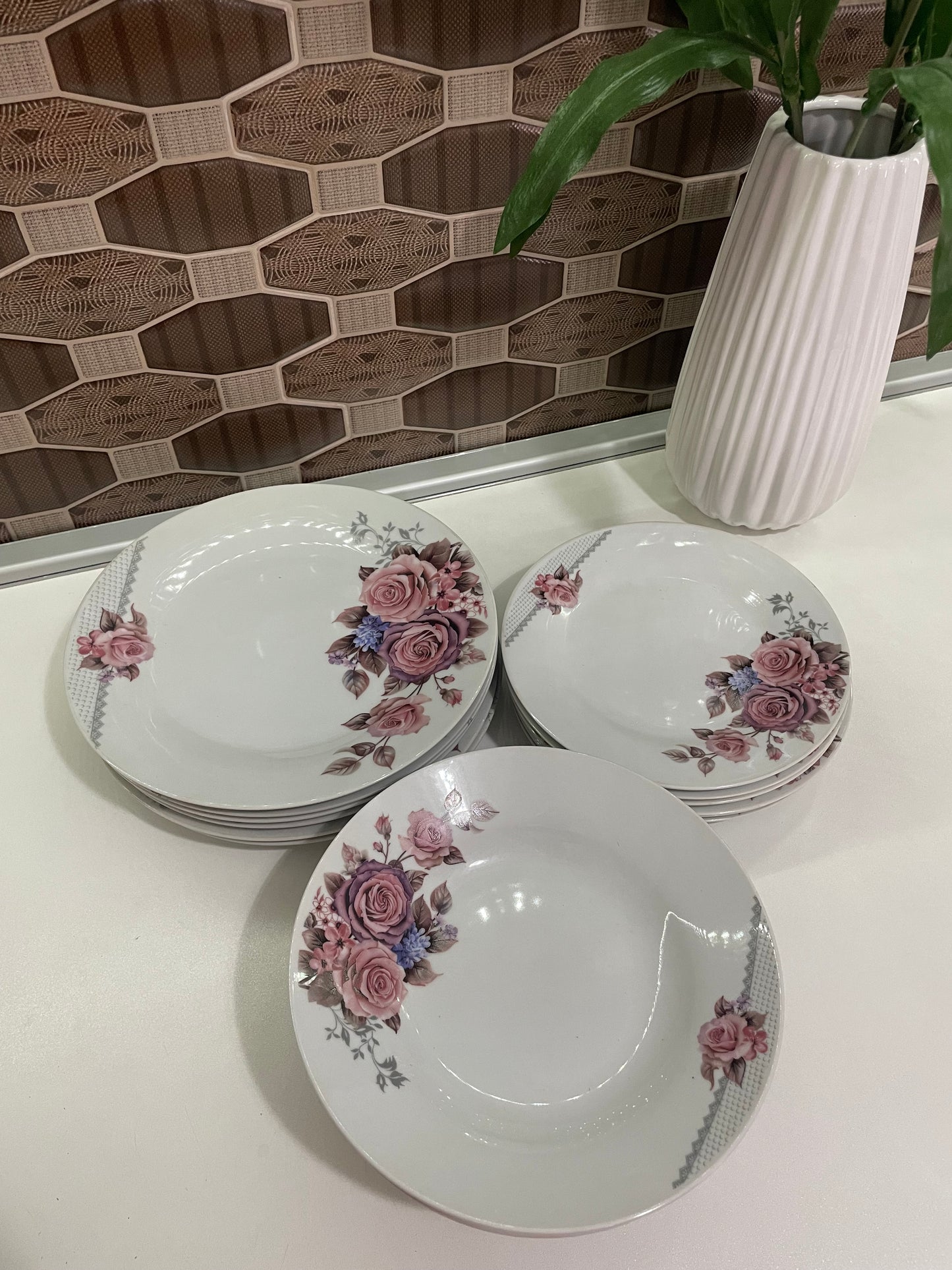 🌸 Set tanjira 18/1 – Elegancija za svaki sto